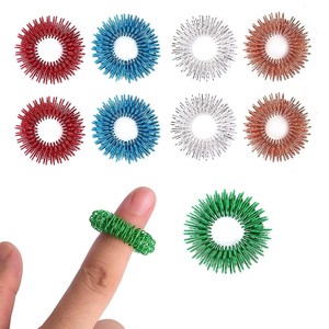 Anneau de massage des doigts à acupression Sujok pour la thérapie de la douleur, produit et accessoire de massage sensoriel sportif à picots, inspiré de la médecine indienne - Product Image 2