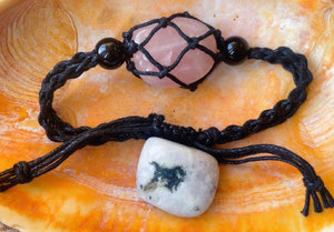 Juego de 3 Pulseras de Macramé Hechas a Mano con Piedras Naturales Ajustables, Estilo Bohemio, con Cristales, para Mujer, Joyería con Energía Curativa - Product Image 4
