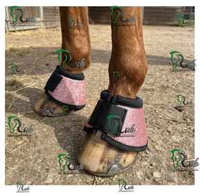Protège-pattes de luxe roses scintillants pour chevaux, protection anti-retour scintillante, personnalisables en caoutchouc, plusieurs couleurs - Product Image 1