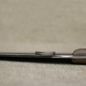 Couteau à viande forgé à la main en acier Damas, style Viking, éco-responsable, à lame pleine, hachoir de boucher ambidextre - Product Image 3