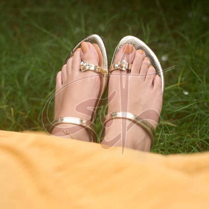 Sandalias Casuales Personalizables para Mujer, con Diseño Clásico y Moderno, Antideslizantes, con Entresuela de Cuero Natural - Product Image 3