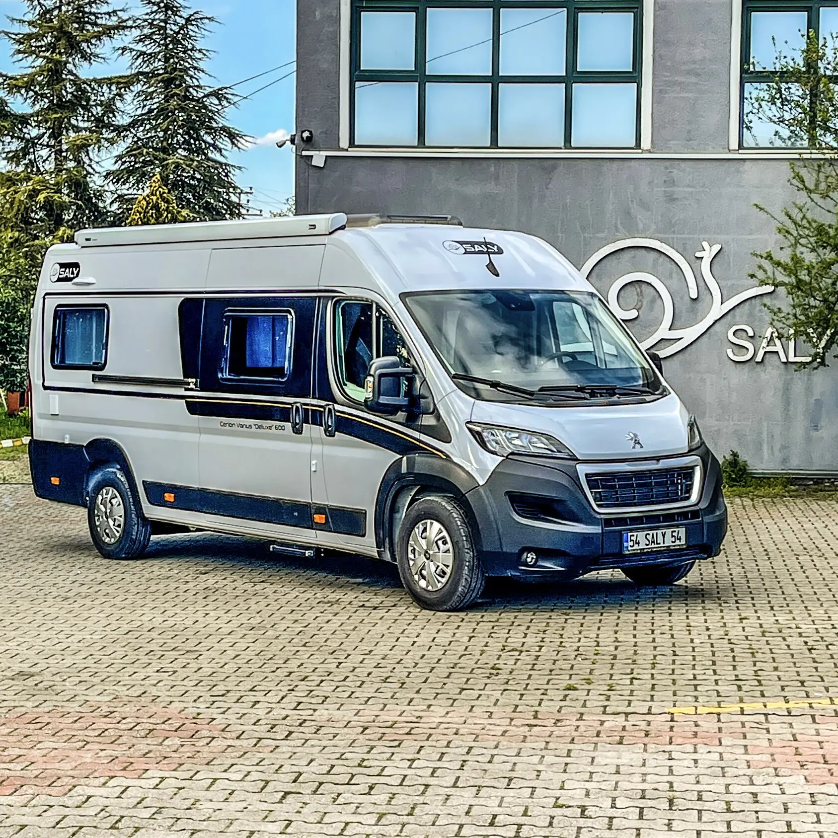 プレミアム品質のSALYCERION VANUS CAMPER - CAMPER VAN-卸売製品-ホワイトカラーCAMPER VAN卸売