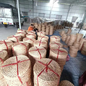 Premium Handmade Woven Cushioned Eco-Friendly Water Hyacinth <b>Round</b> <b>Rug</b> for Home Car Camping & Picnic Flooring From Vietnam - Product Image 4