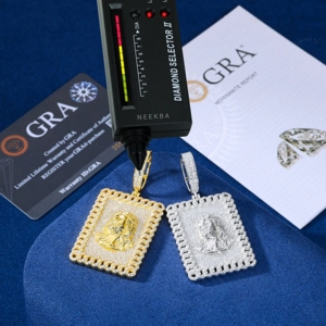 Colgante de Jesús con Marco Cubano - Colgante de Moissanita de Plata de Ley 925, Colgante de Moissanita VVS Color D, Joyería Artesanal de Fe - Product Image 6