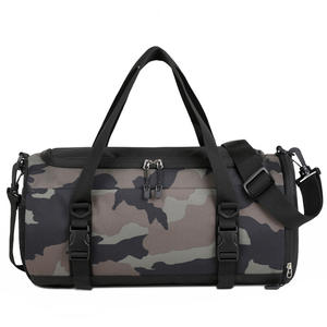 Bolsa Deportiva con Estampado de Camuflaje, Duradera, Tamaño Grande, Impermeable, Bolsa de Viaje para Fin de Semana, Bolsa de Gimnasio con Logotipo Personalizado - Product Image 1