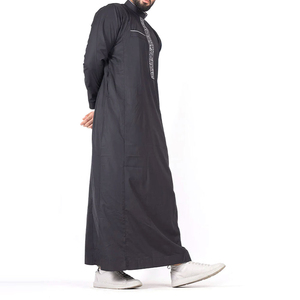 Nouveaux styles uniques de jubah pour hommes, vêtements islamiques saoudiens, jubah thobe, robe islamique noire pour hommes. - Product Image 6