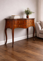 Console en bois au look premium avec des sculptures élégantes pour une mise en scène élégante dans le couloir et une pièce d'appoint décorative