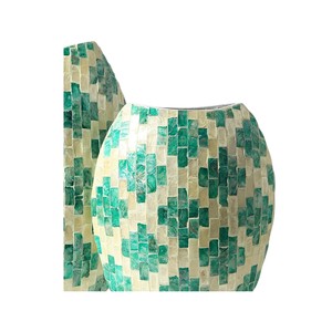 Jarrón de Nácar Natural, Regalo Decorativo de Lujo Hecho a Mano en Vietnam - Product Image 2