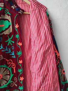 Veste bomber en velours pour femme avec broderie florale, tendance, unique, fabriquée à la main en Inde, réversible, écologique, courte, pour l'hiver - Product Image 3