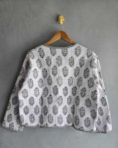 <b>Quilted</b> Jacket Women's V-Neck Floral Embroidery Cotton Three Quarter Sleeve Spring Style Regular Length <b>Single</b> Button Closure - Product Image 6