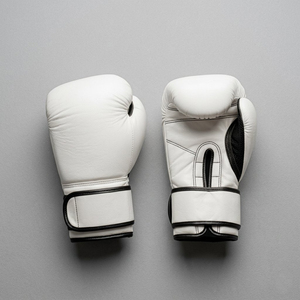 Guantes de Boxeo Profesionales de Cuero Genuino Blanco de 12oz, con Cierre de Velcro, para Entrenamiento y Sparring, Personalizables con Logotipo - Product Image 1