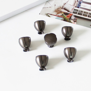 Cost-Effective Zinc Alloy Flower Knob Modern Cabinet Handle for Kitchen Bathroom Bedroom Nightstands and Furniture Drawers - Product Image 4