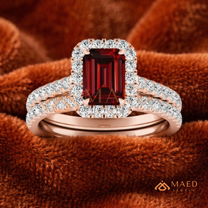 แหวนหมั้นทองคำขาวชุบทองคำชมพู 18K ประดับทับทิมสีแดงทรงเหลี่ยมมรกต พร้อมแหวนแต่งงานประดับมอสซาไนต์เข้าชุด สไตล์วินเทจ - Product Image 4