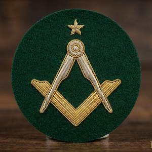Servicio de Fabricación de Insignias Masónicas Bordadas en Oro con el Símbolo del Ojo que Todo lo Ve, Hechas a Mano con Hilo de Oro - Product Image 5