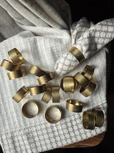 Anillo de Servilleta de Metal Artístico Moderno que Mejora la Decoración de la Mesa con un Diseño Contemporáneo - Product Image 5