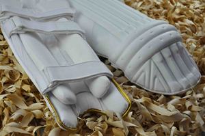 Almohadillas de Bateo de Cricket Personalizadas, Ligeras y de Alta Calidad para Clubes - Product Image 5