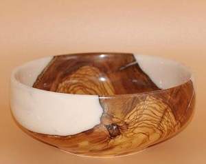 Bol en résine époxy et bois fait main de qualité supérieure, conçu pour un service élégant à table et une décoration intérieure raffinée - Product Image 2