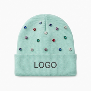 Gorro de Invierno Tejido Personalizado Color Menta con Bordado y Detalles de Perlas y Diamantes de Imitación para Mujer - Product Image 3