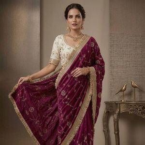Sari indien Banarasi en velours pur brodé de qualité supérieure avec pallu en C de designer et bordure en dentelle - Product Image 1