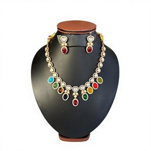 Conjunto de Collar y Pendientes Kundan Polki, Joyería Fina India para Novia, Diseño Tradicional Elegante, Disponible en ORO/PLATA/BRONCE - Product Image 1