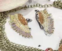 ชุดสร้อยคอพร้อมต่างหูดีไซน์เนอร์สุดหรูหรา คุณภาพพรีเมียม ชุบทอง ประดับประดาด้วยมือ คอลเลคชั่นสำหรับงานแต่งงาน - Product Image 2