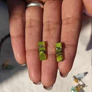 Pendientes de Barra Rectangular de Jade Peridoto Natural de Mohave, Acabado en Oro Latón, Hechos a Mano, Modernos, Minimalistas, Geométricos, para Mujer - Product Image 5