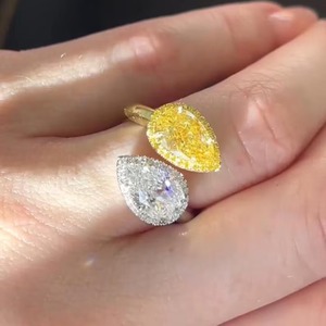 Bague de fiançailles et de mariage tendance pour femme, 4 carats, en or 14K, avec deux pierres fantaisie jaunes et blanches de forme poire, cultivées en laboratoire, certifiées IGI, style Toi et Moi - Product Image 3