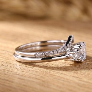 Bague de fiançailles et alliance en or massif 10K 14K 18K avec diamant rond de laboratoire certifié IGI, couleur DEF, clarté VS VVS - Product Image 4