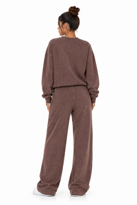 Ensemble de survêtement vintage marron pour femme avec sweat-shirt délavé à l'acide et pantalon large décontracté, logo gothique brodé personnalisé, vente en gros - Product Image 2