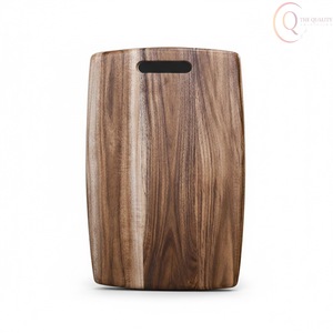 Planche à découper robuste en bois massif, surface compatible avec les couteaux pour une préparation alimentaire sûre et efficace - Product Image 2
