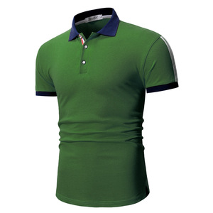 Camisa de Hombre Verde de Poliéster Piqué, Manga Corta, Corte Regular, Transpirable, Casual, con Estampado Geométrico Digital y Logotipo Frontal Deportivo - Product Image 1