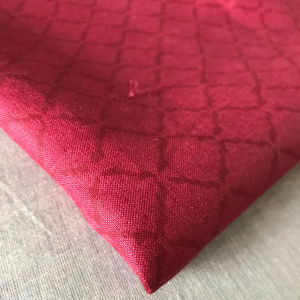 Tissu en coton imprimé à la main – Motif Jaali diamant rose foncé |   Textile indien minimaliste - Product Image 2