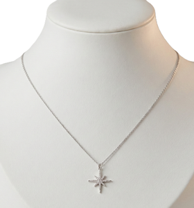 Collar con Colgante de Estrella del Norte en Oro Sólido de 10K/14K, Minimalista y de Lujo, con Diamantes Celestiales, un Regalo de Navidad Ideal - Product Image 6