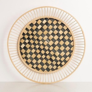 Bandeja Redonda Decorativa de Bambú Natural Tejido de Vietnam, con Diseño Negro y Natural, Venta al por Mayor - Product Image 2