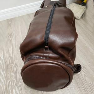 กระเป๋ากอล์ฟหนังแฟชั่นใหม่ ราคาสมเหตุสมผล ขายส่ง ดีไซน์หรูหรา วัสดุหนังกันน้ำ สำหรับทุกเพศ - Product Image 5