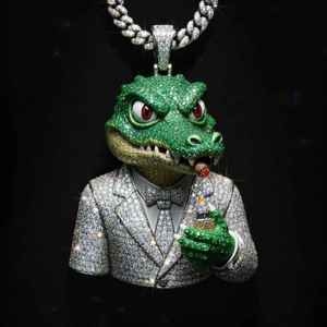 Pendentif Crocodile en Argent 925 Plaqué Or et Rhodium avec Moissanite, Breloque Thème Hip Hop, Bijou Unisexe, Cadeau - Product Image 1