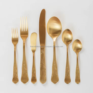 Juego de cubiertos de metal con estilo para hogares modernos con diseño elegante y sensación cómoda durante la cena diaria - Product Image 1