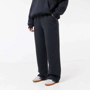 Conjunto Deportivo Negro Estampado para Mujer - Sudadera Holgada Informal y Pantalones Deportivos para Gimnasio, Correr y Actividades Deportivas, Tallas S-XXL, OEM/ODM - Product Image 3