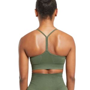 Soutien-gorge de sport sans couture pour femme, confortable, rembourré, sans armatures, extensible, coupe courte, respirant, idéal pour la gym, le yoga, la course et le fitness - Product Image 2