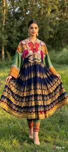 Vestido Afgano Bordado Vintage – Colección Tradicional de Herencia – Vestido Auténtico de Estilo Afgano – Vestido Vintage con Bordados Intensos - Product Image 5