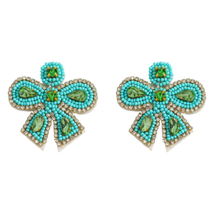 Boucles d'oreilles de Noël de luxe artisanales écologiques brodées de perles de rocaille, ornées de diamants et de perles festives - Product Image 1