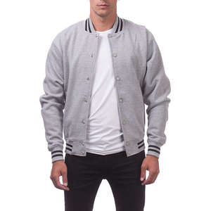 Veste de baseball classique pour homme en cuir PU uni avec logo sur le devant, col rond, poches latérales, style décontracté - Product Image 1