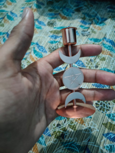 เชิงเทียนทุบทองแดงโบราณที่ทำด้วยมือที่ไม่ซ้ำกันยืนแก้วสำหรับตกแต่งงานแต่งงานที่บ้านที่มีคุณภาพสูงการออกแบบใหม่คริสมาสต์ - Product Image 4