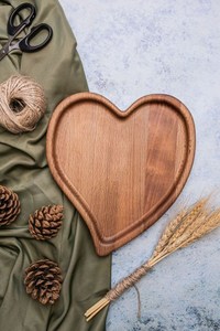 Tazón de Madera en Forma de Corazón para Dulces, Chocolates y Bocadillos, Tazón de Madera Hecho a Mano Ecológico para Servir - Product Image 5