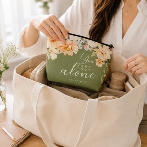 Bolsa de Maquillaje Cuadrada de Lino y Algodón, Impermeable, Ligera, con Cierre y Estampado Floral, Organizador de Almacenamiento con Nombre Personalizado - Product Image 3