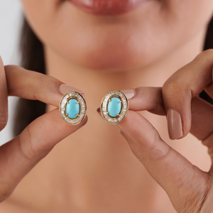 Nouvelles boucles d'oreilles clous haut de gamme en or jaune 14 carats avec turquoise et halo de diamants, design personnalisé, fabrication artisanale, fabricant de bijoux en gros - Product Image 2