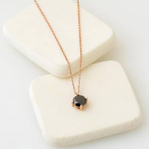 Colgante Solitario Negro, Delicado, de Plata de Ley 925 con Baño de Oro de 14K, Certificado, Regalo para Ella - Product Image 6