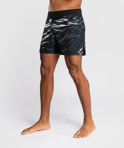 ออกแบบโลโก้ด้านหน้าแบบยืดหยุ่นได้เอง กางเกงมวย MMA แบบ unisex สีสันตามสั่ง น้ำหนักเบา ระบายอากาศได้ดี ผลิตในปากีสถาน - Product Image 2