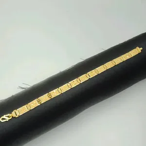 Bracelet élégant en or pour hommes et femmes, avec maillons carrés, bijou élégant pour un usage quotidien, idéal pour les mariages et les anniversaires. - Product Image 2