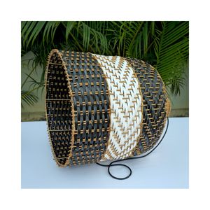 Lanterne en rotin et plastique faite à la main Hien Luong 25LDHL03, écologique, durable, fabricant vietnamien, OEM/ODM, forme personnalisable - Product Image 3